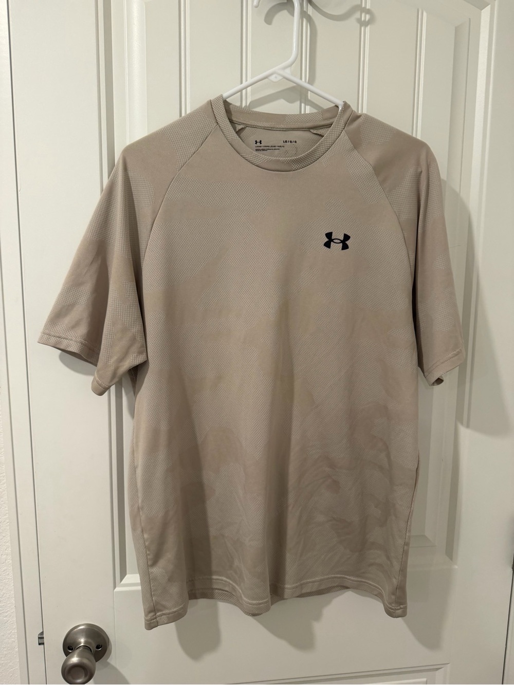 Under Armour Men's Short Sleeve Performance Tee in Light Beige with Black Logo